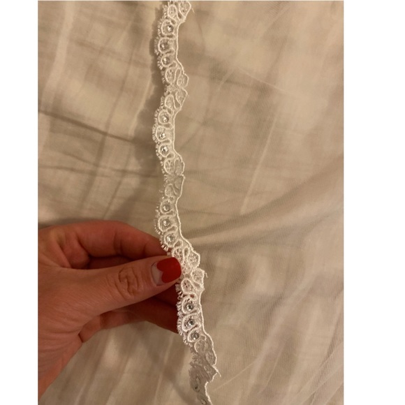 🤩 BEAUTIFUL Low Back Soft Lace Wedding Dress 🤩 - Picture 6 of 8